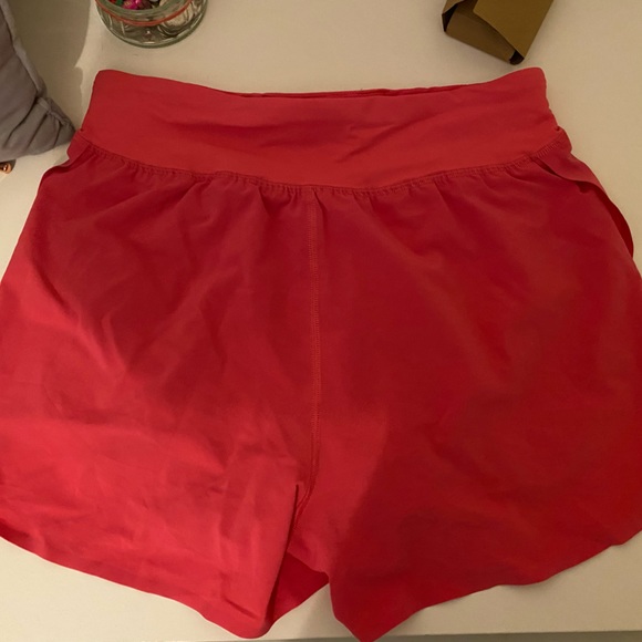 Lululemon Fast and Free Shorts Colour Lipgloss Sz 4 - Picture 3 of 5